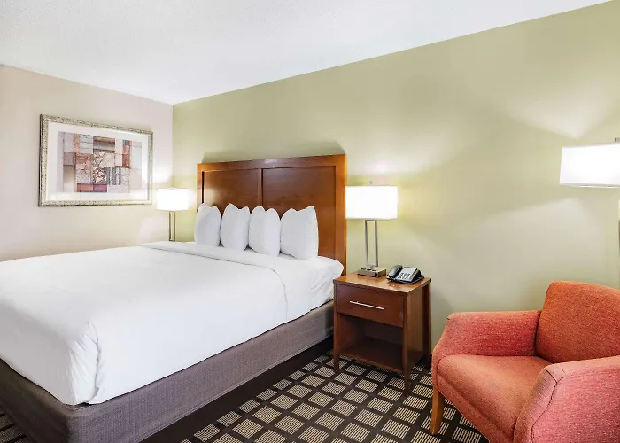 Baymont By Wyndham Hotel Gurnee
